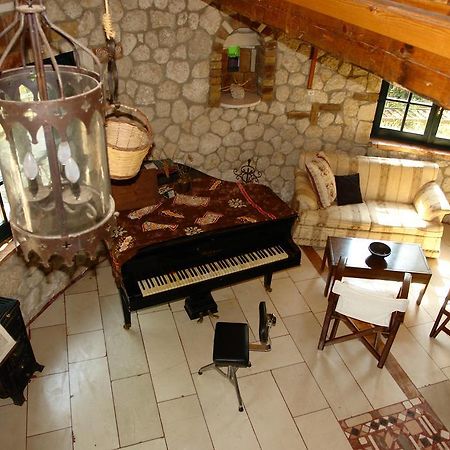 Musician'S Round House & Castello Villa Vátos Eksteriør bilde